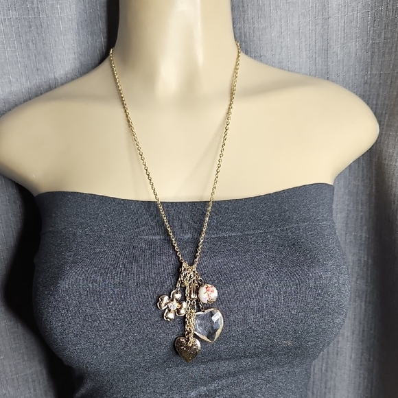 unknown Jewelry - Chic Goldtone Hearts & FlowersCharm Necklace